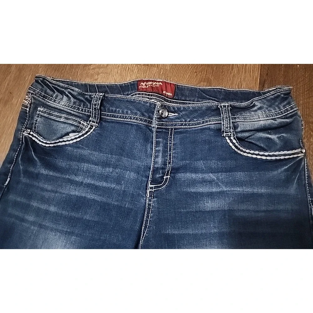 Arizona Women's Jean Co Shorts Bermuda‎ Embroidered Pockets Denim Blue Size 18.5